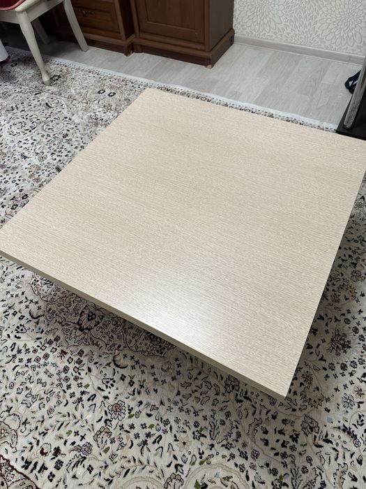 Продам стол для гостиной
