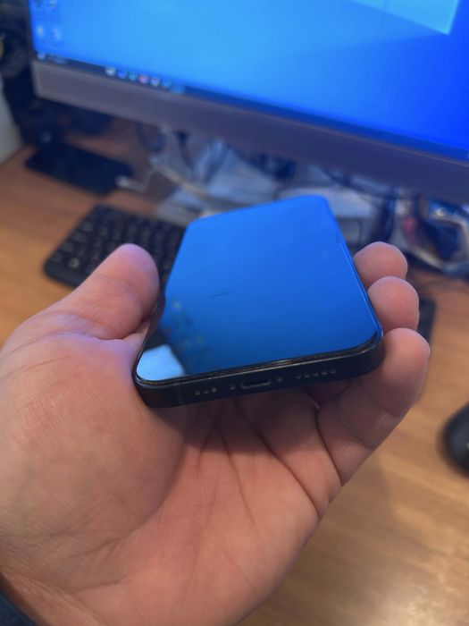 Продава се iphone 13