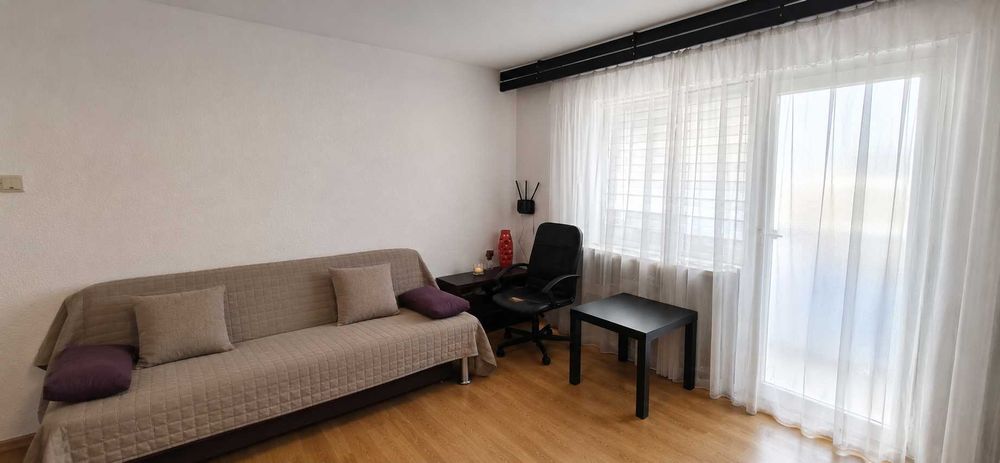 Apartament 2 camere de vânzare – Găești | Etaj 3 | Renovat | Centrală proprie