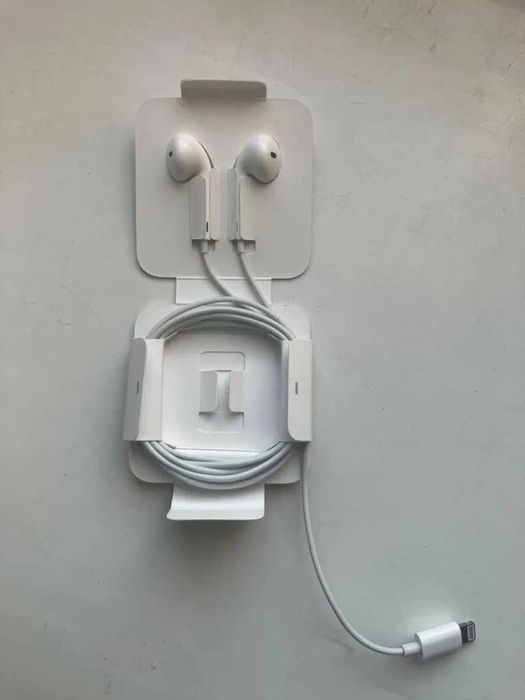 Продам Apple Наушники Оригинал На IPhone