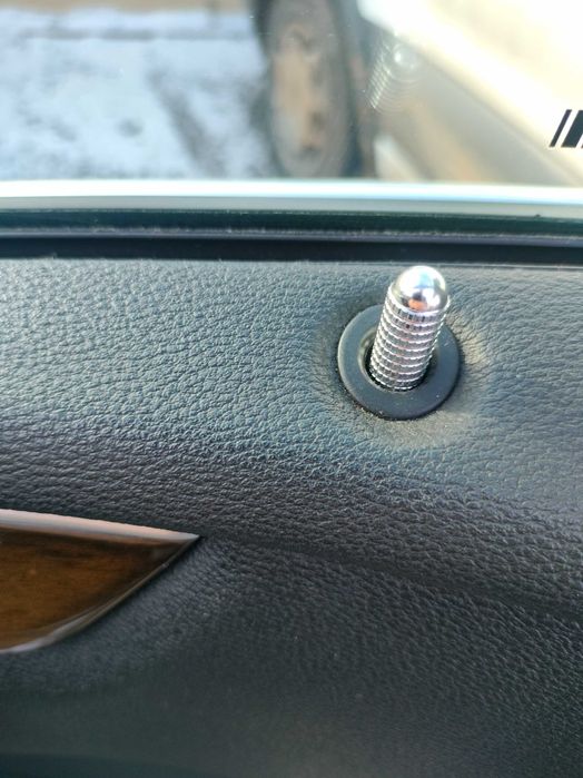 Бутони за предни врати MercedesW212