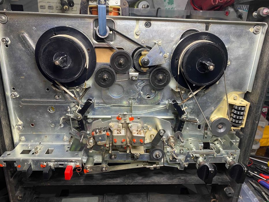 Magnetofon tesla B115