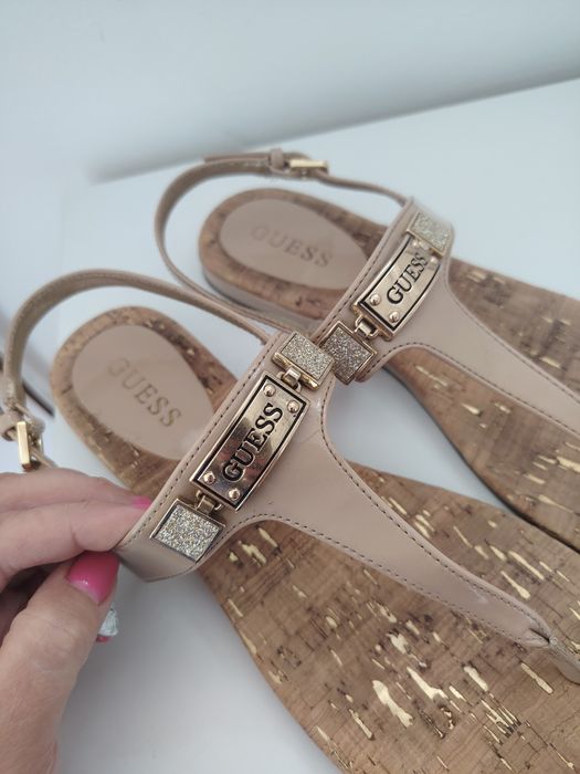 Sandale originale Guess