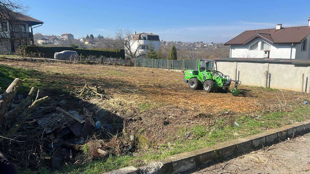 Почистване на парцели от растителност /дробилка и багер с мулчер/
