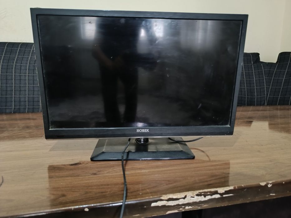 Televizor sotiladi