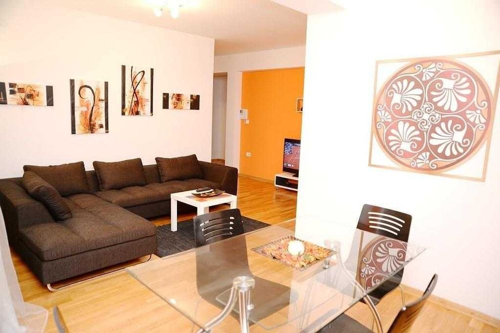 Дава се под наем Двустаен апартамент в Пловдив, Христо Смирненски - 57 кв.м за 204 € - Снимка #1