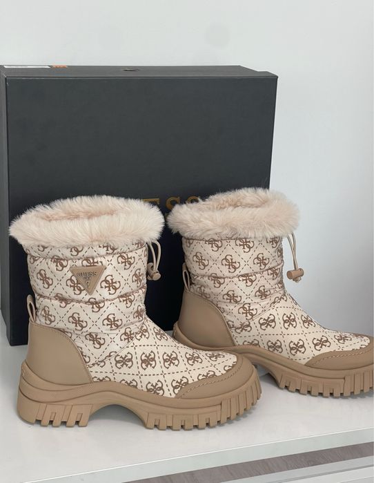 Guess топли ботуши апрески