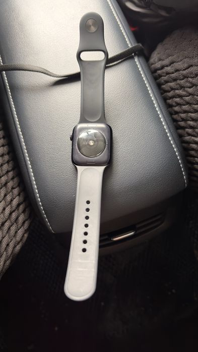 продам Apple Watch se