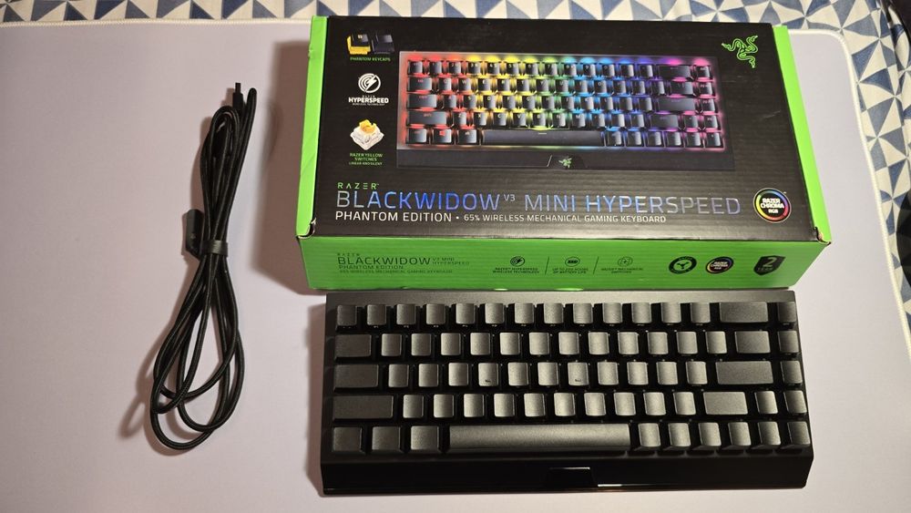 Razer BlackWidow V3 Mini HyperSpeed Phantom Edition 65% Wireless Mechanical Keyboard – Switch-uri Galbene