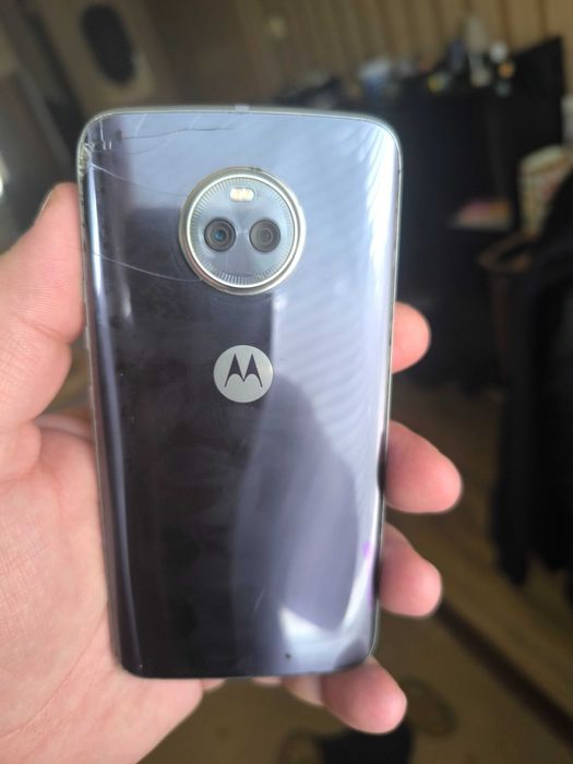 Продавам motorola x4 за 25 евро