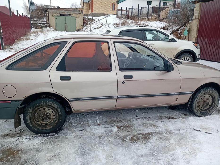 Форд сиера1.8 срочно