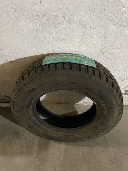 Новый MAXXIS 195 R15 C шипы