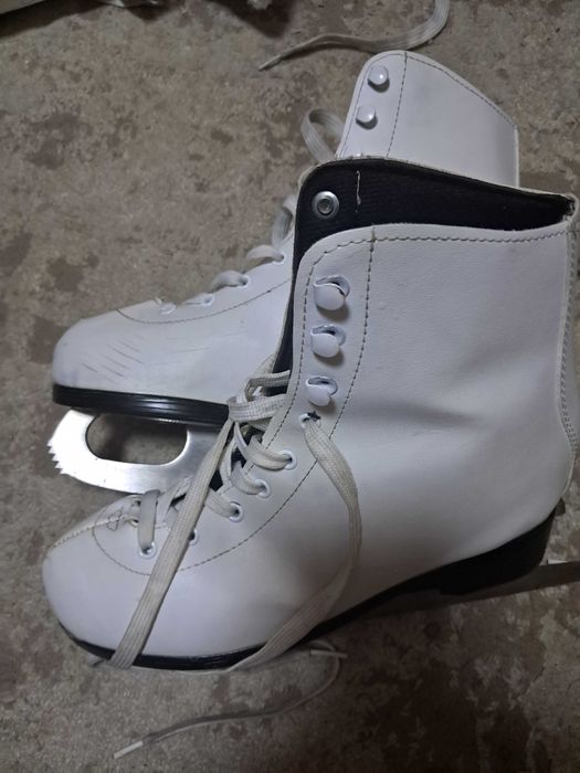 Коньки фигурные женские