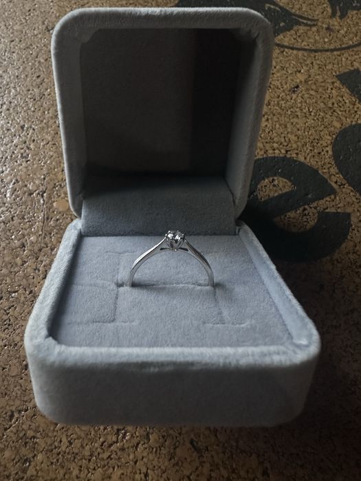 Кольцо белое золото с выращеным брилиантом