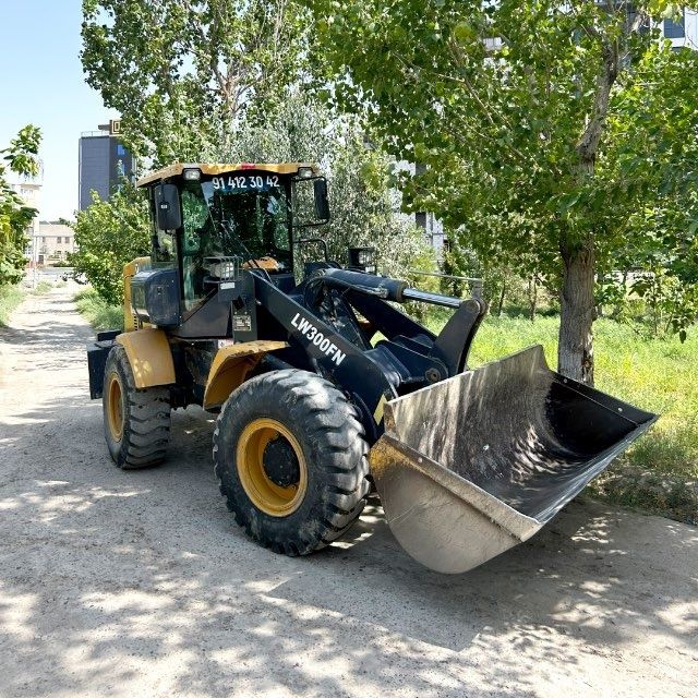 XCMG LW300FN sotiladi  2021-yil Olingan Xolati zòr 5500soat ishlagan i