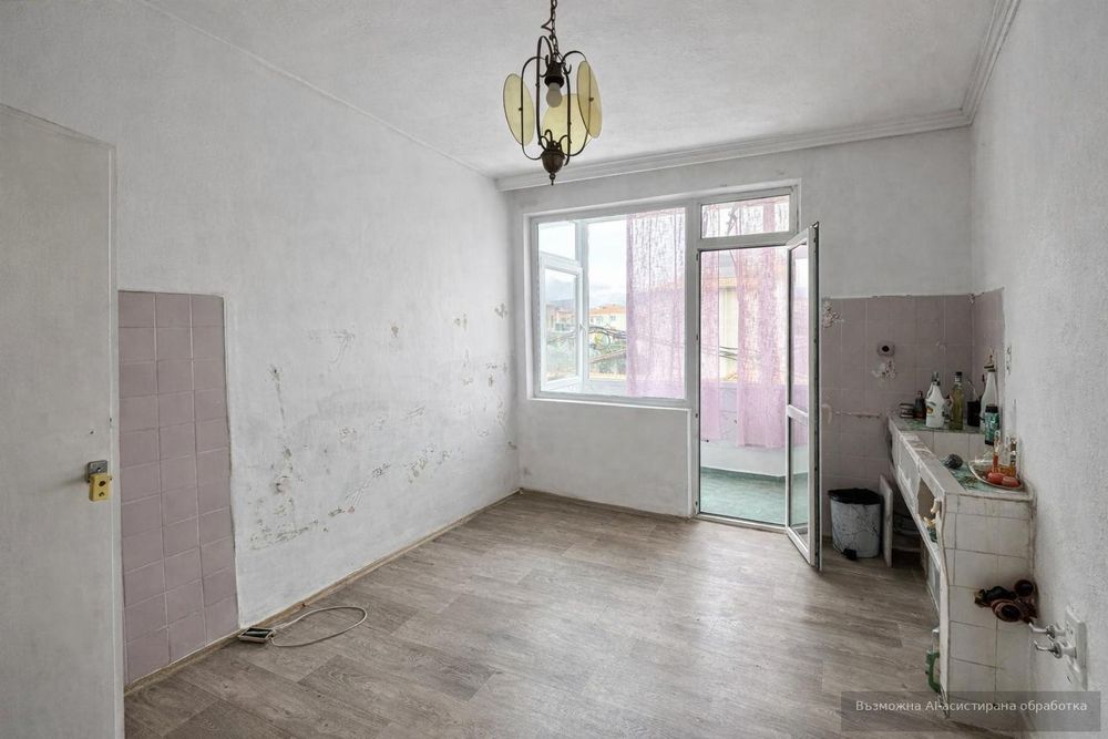 Тристаен апартамент в кв. Банево