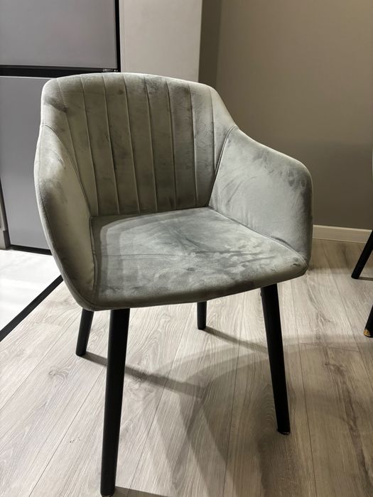 6 броя столове за трапезна маса като нови