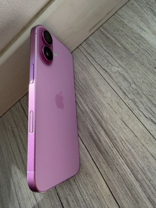 Iphone 16 pink impecabil