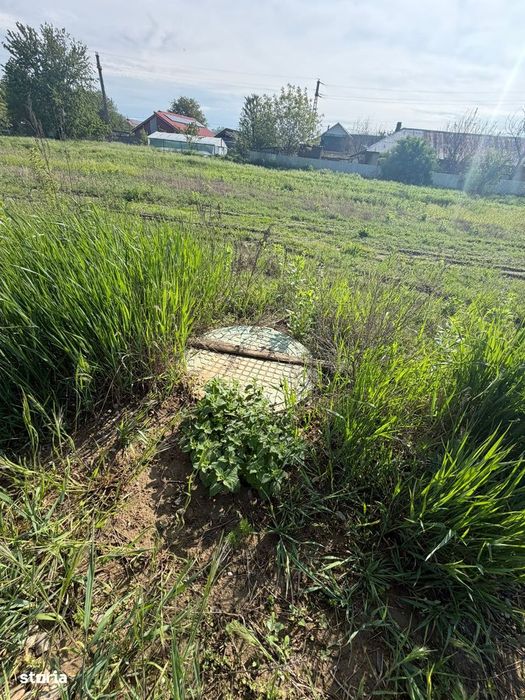 Vand Teren intravilan Hemeiusi Langa Scoala