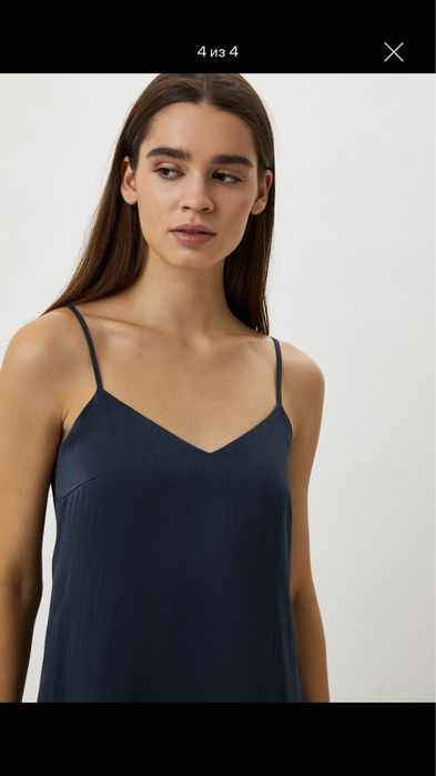 Платье от бренда Uniqlo