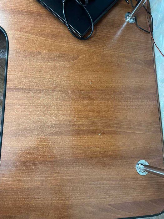 Продаю угловой компьютерный стол (Г-образный)