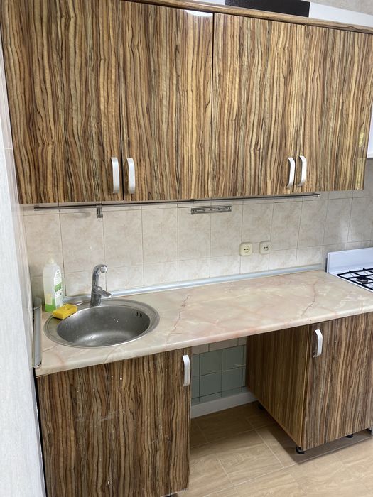 Кухня Бу (раковина и сушилка идут в комплекте, демонтаж за наш счет)