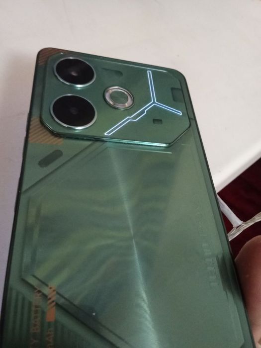 Tecno pova 6 pro 256gb 12+6 ram srochno