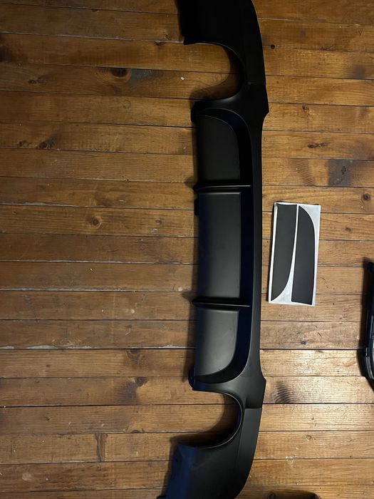 Добавка за задна броня/Двоен дифюзър за E90 LCI