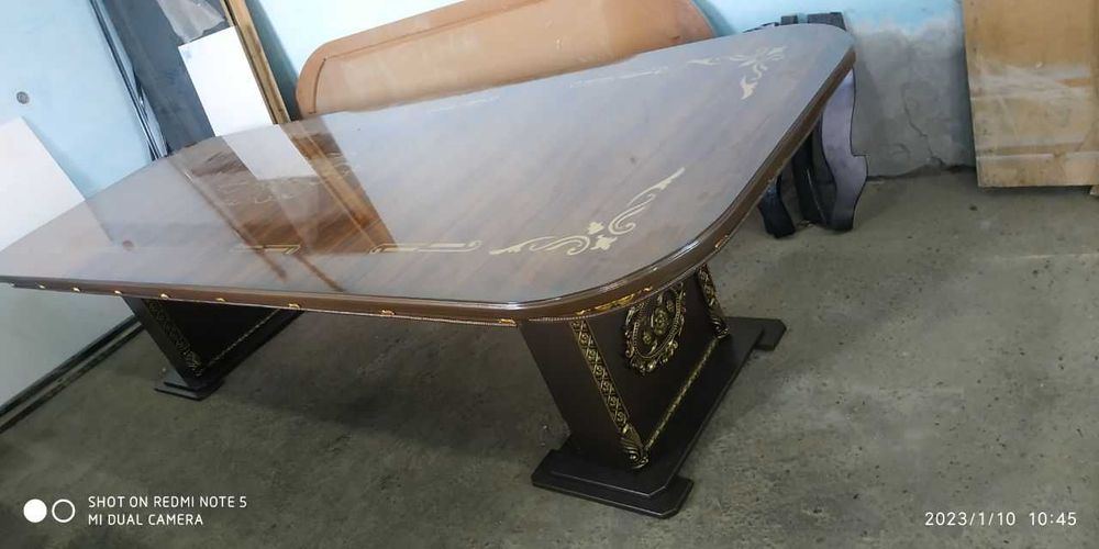 Ugalok uchun ixcham jurnalnik stol