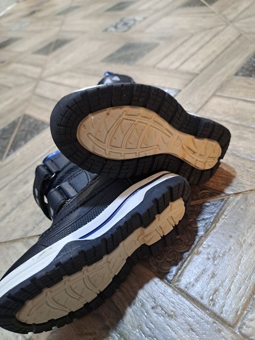 Детски   ботуши  ..