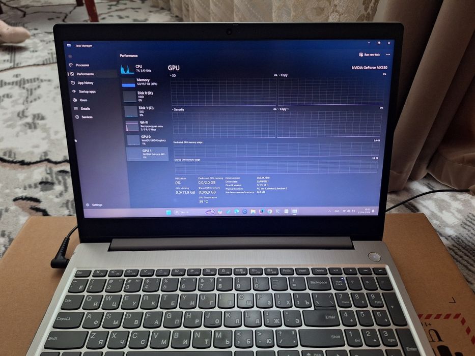 Noutbuk: Core i5(10-avlod), 20GB RAM, NVIDIA(2GB)