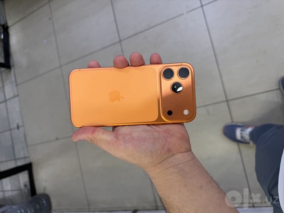 Iphone 17 pro max 256 LLa oragne