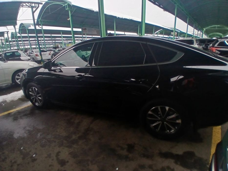 BYD chazor sotiladi 2024 2 poziciya