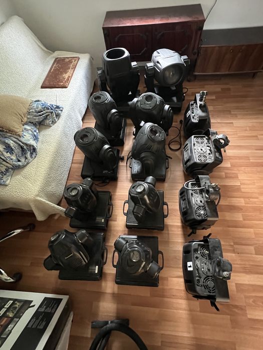 Moving heads lumini lampi