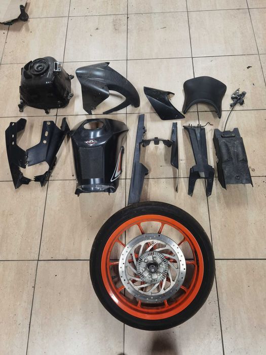 Dezmembrez/Piese Ktm Rc125
