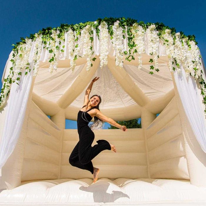 Vand saltea gonflabila noua pentru evenimente, adulti si copii