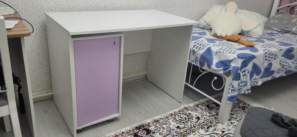 Продам стол  для уроков