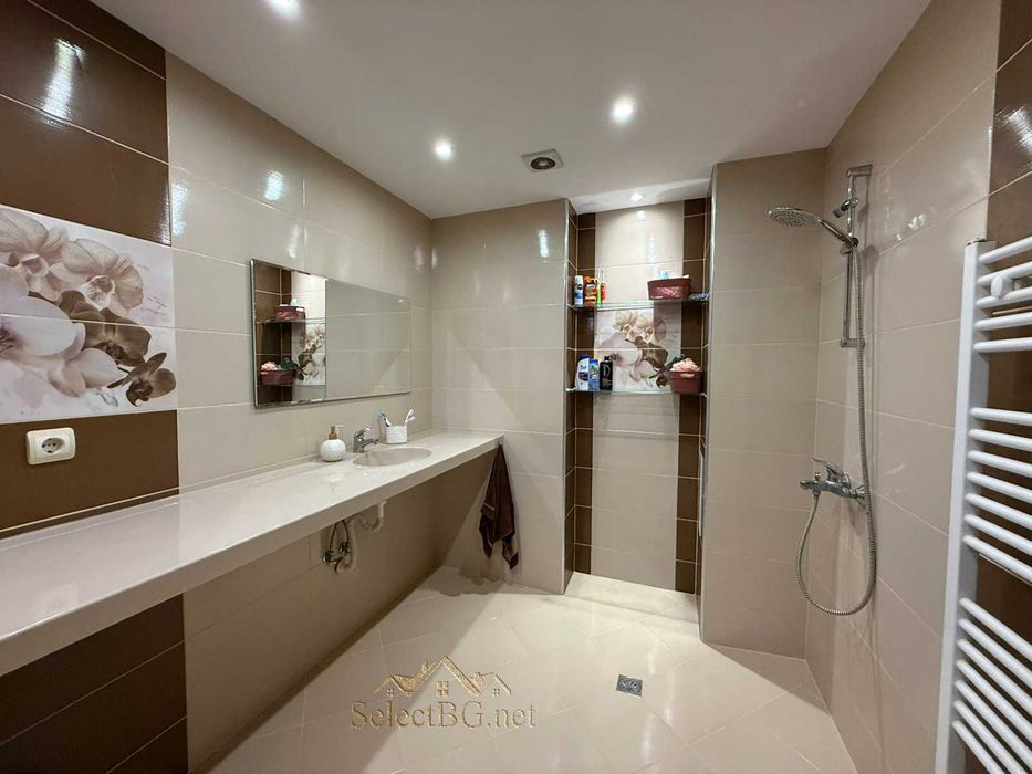 Продава се Многостаен апартамент в Велико Търново, Център - 136 кв.м за 2028 €/кв.м - Снимка #5