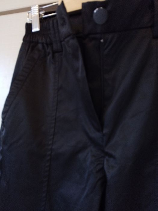 Панталон спортно-елегантен.