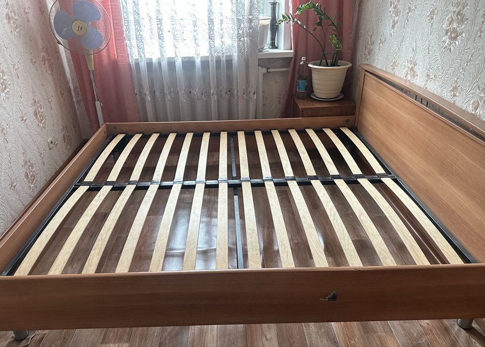 Кровать двухспальная