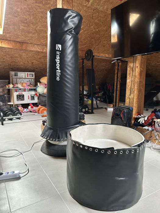 Sac de box/  kickboxing  cu suport