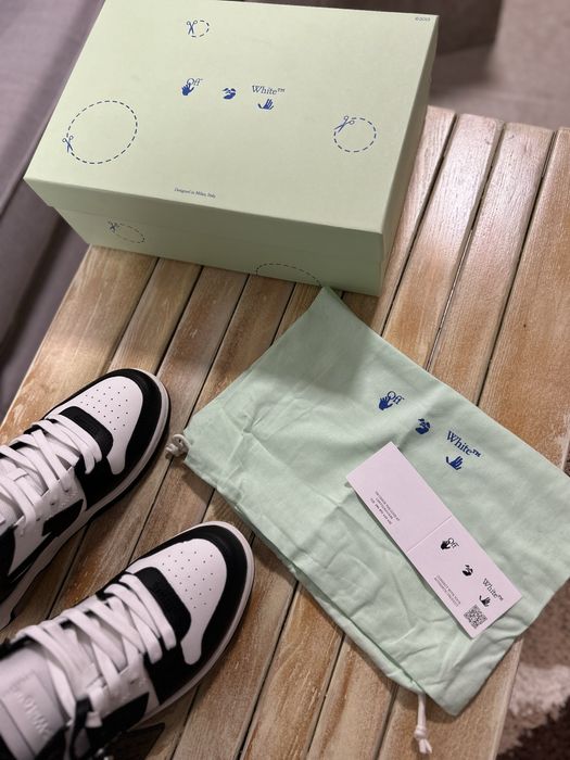 Off White Out Of Office Black & White