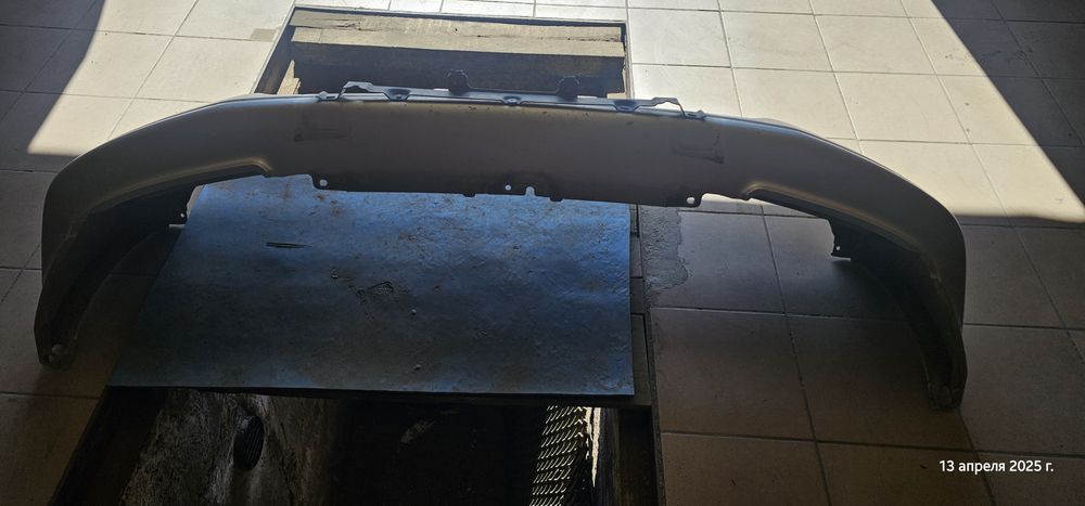 Продам бампер прадо 90 95