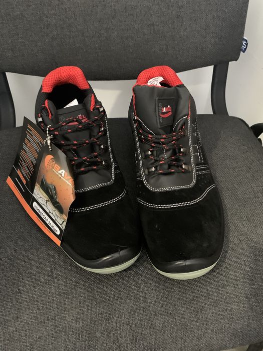 Кроссовки новые.