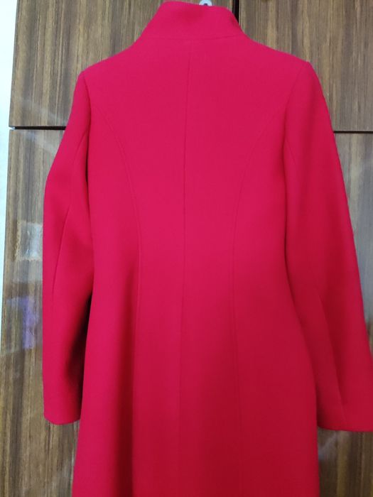 Продам пальто демисезонное