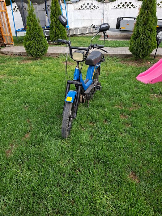 Moped pe benzina