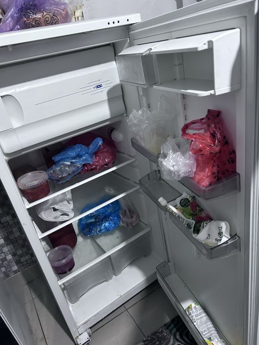 Холодильник. Ышы морозилка