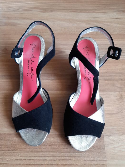 Женские босоножки