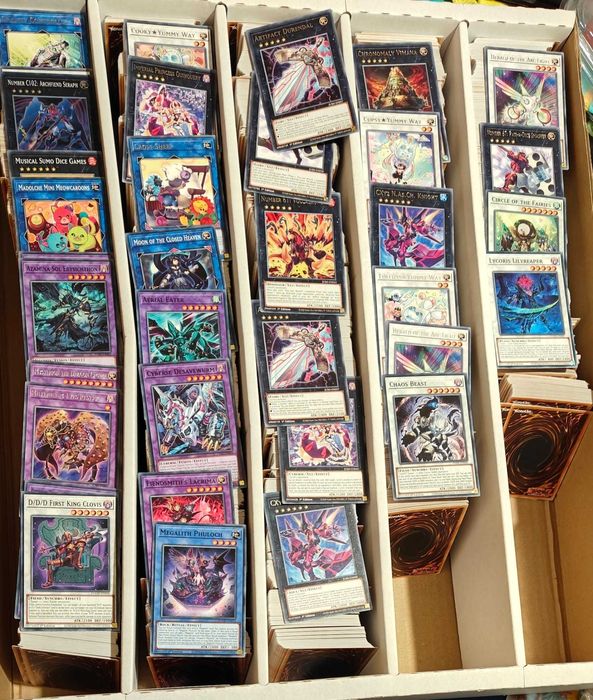 Vând lot de 1000 de cărți Yu-Gi-Oh Konami Licensed!