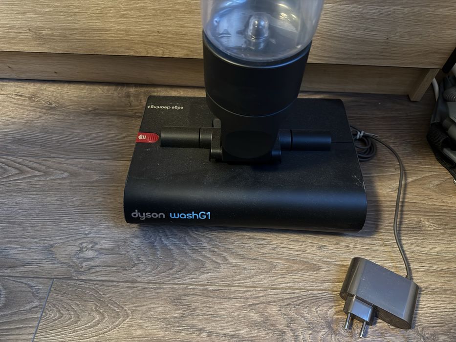 Безкабелна прахосмукачка/моп Dyson Wash G1
